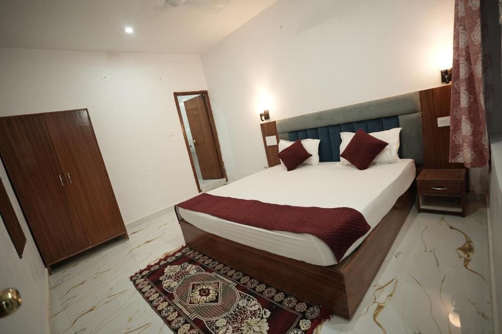 Family Room room - Image 3