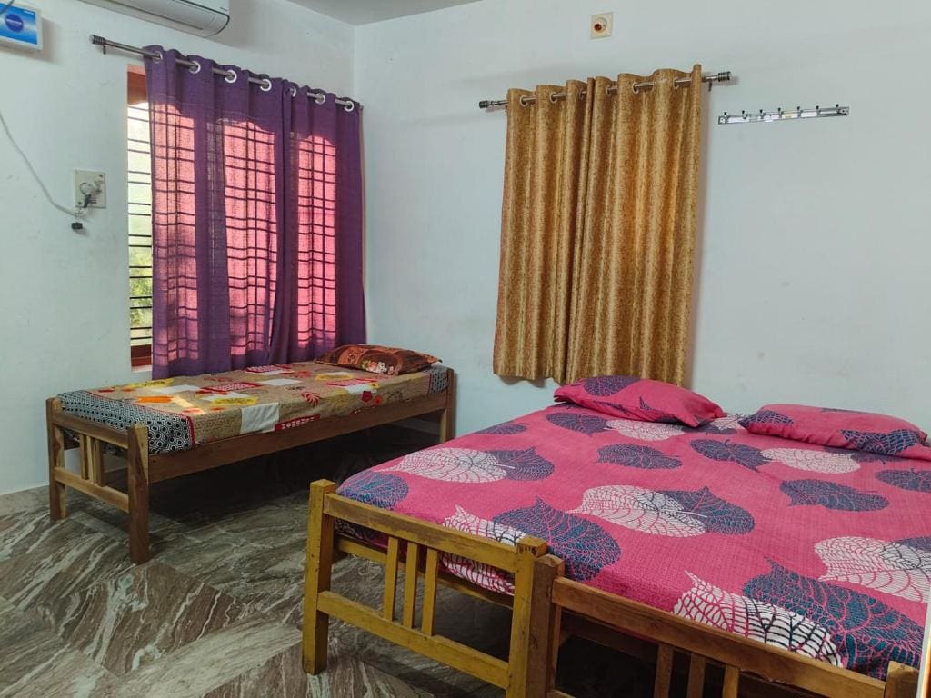 Family Room room - Image 3