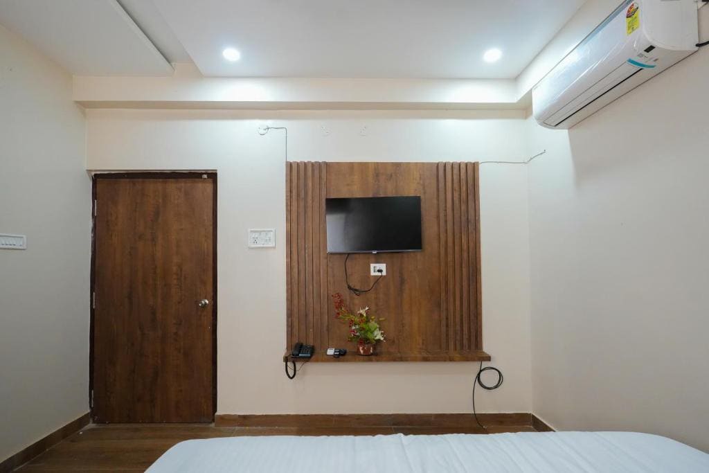 Deluxe Double or Twin Room with City View room - Image 2