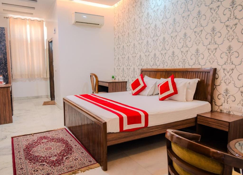 Standard King Room room - Image 2