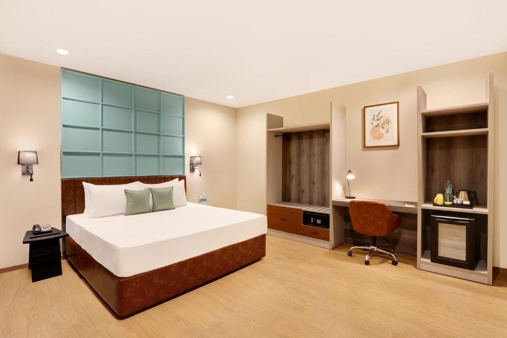 Deluxe King Room (20% off on session of Spa ,20% Off on Laundry service for upto 2 clothing item(s)) room - Image 1