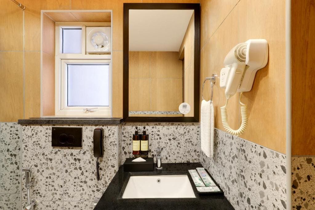 Presidential Suite (20% off on session of Spa ,20% Off on Laundry service for upto 2 clothing item(s)) room - Image 3