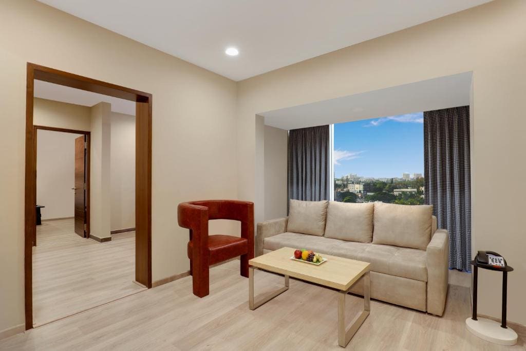 King Suite (20% off on session of Spa ,20% Off on Laundry service for upto 2 clothing item(s)) room - Image 3
