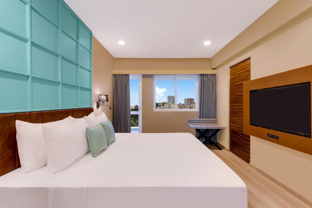 Superior Queen Room room - Image 3