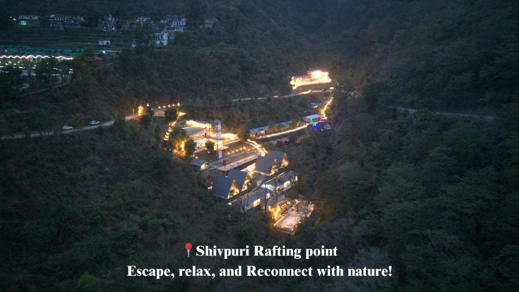 Deluxe Double Room with Balcony room - Image 1