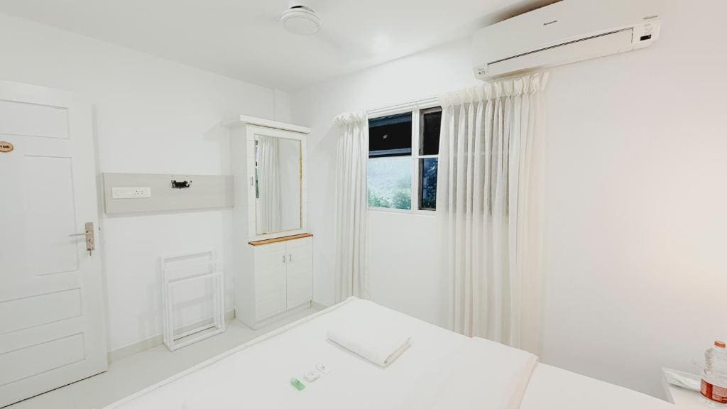 Deluxe Room room - Image 1