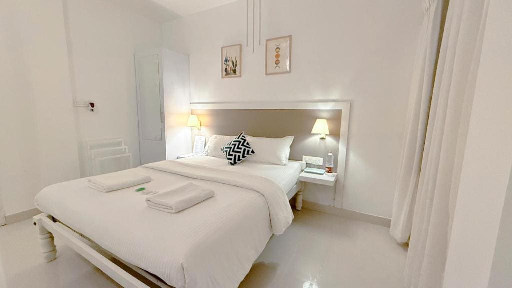 Deluxe Room room - Image 3