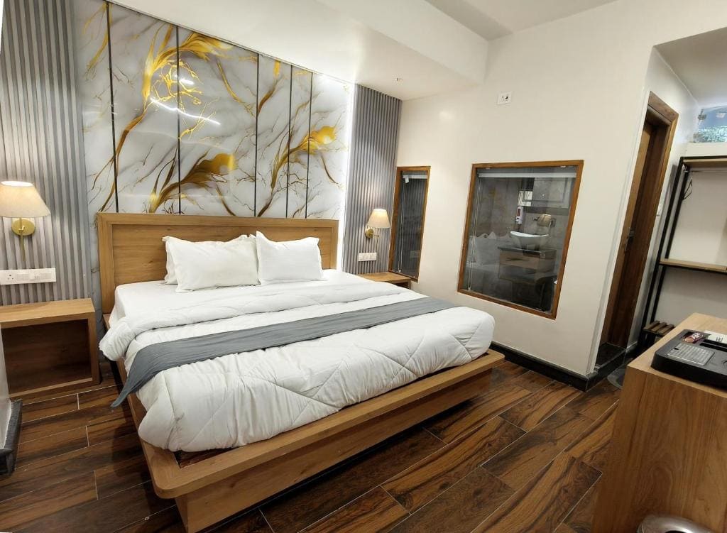 Deluxe Double Room room - Image 3