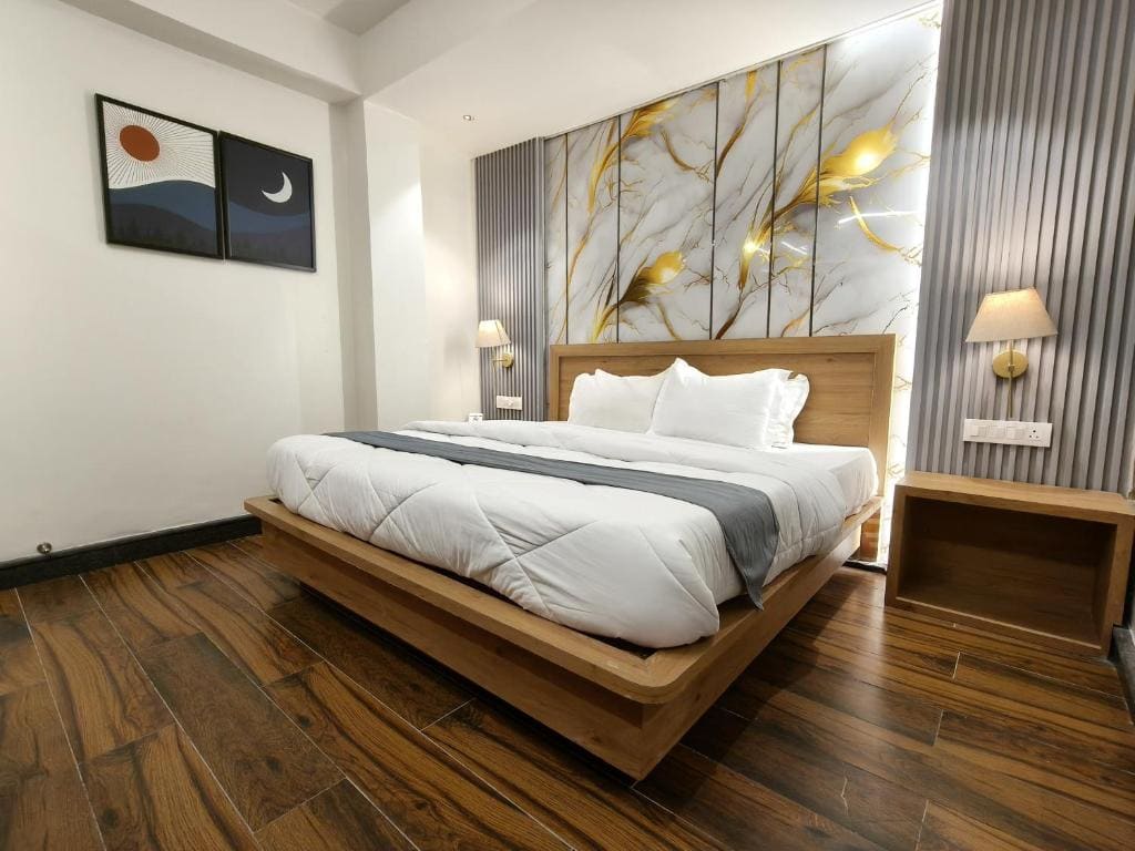 Deluxe Double Room room - Image 2
