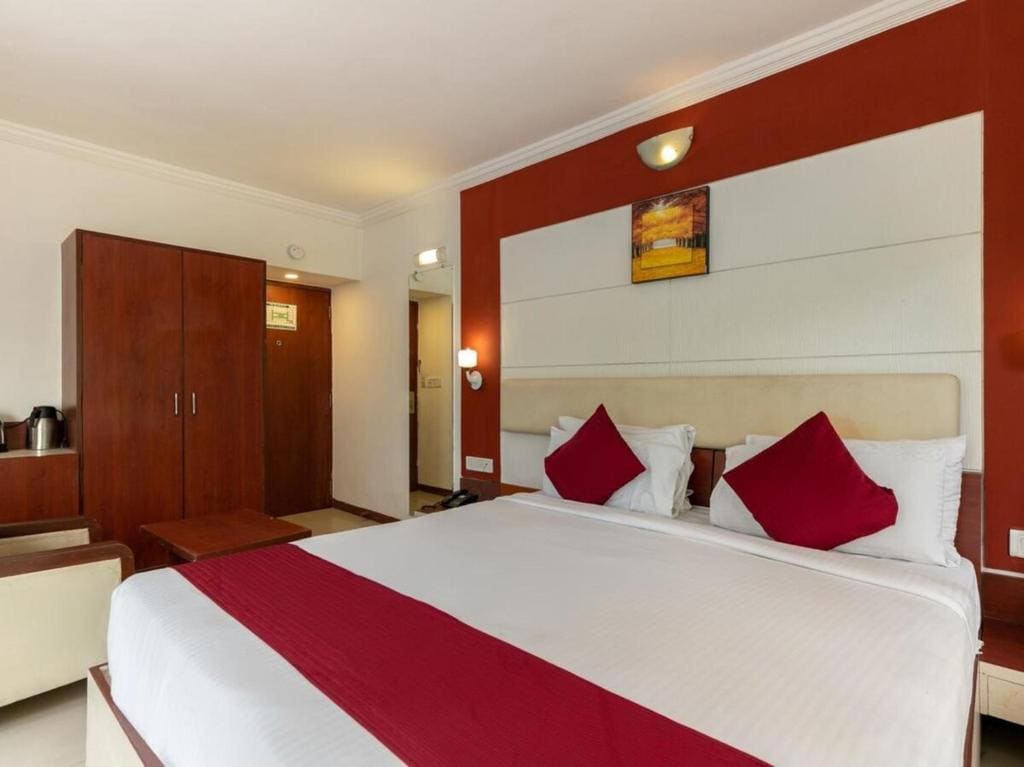 Deluxe Room room - Image 3