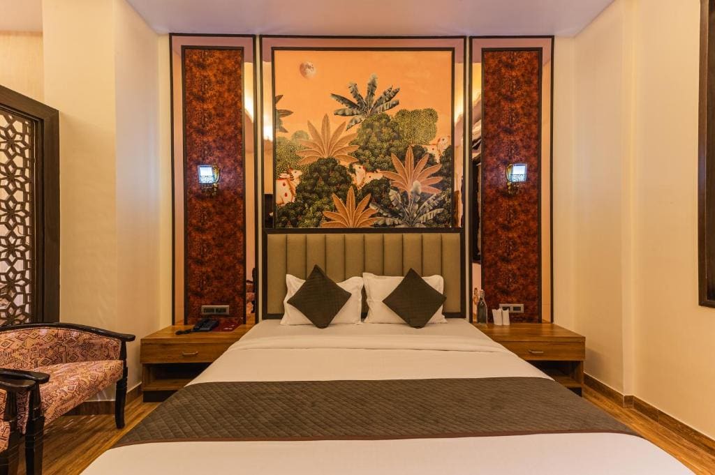 Superior Studio: Enjoy Happy Hours with 2+1 offer on Alcoholic Beverages, Early Check-In/ Late Check-Out upto 2 hours (subject to availability) room - Image 2