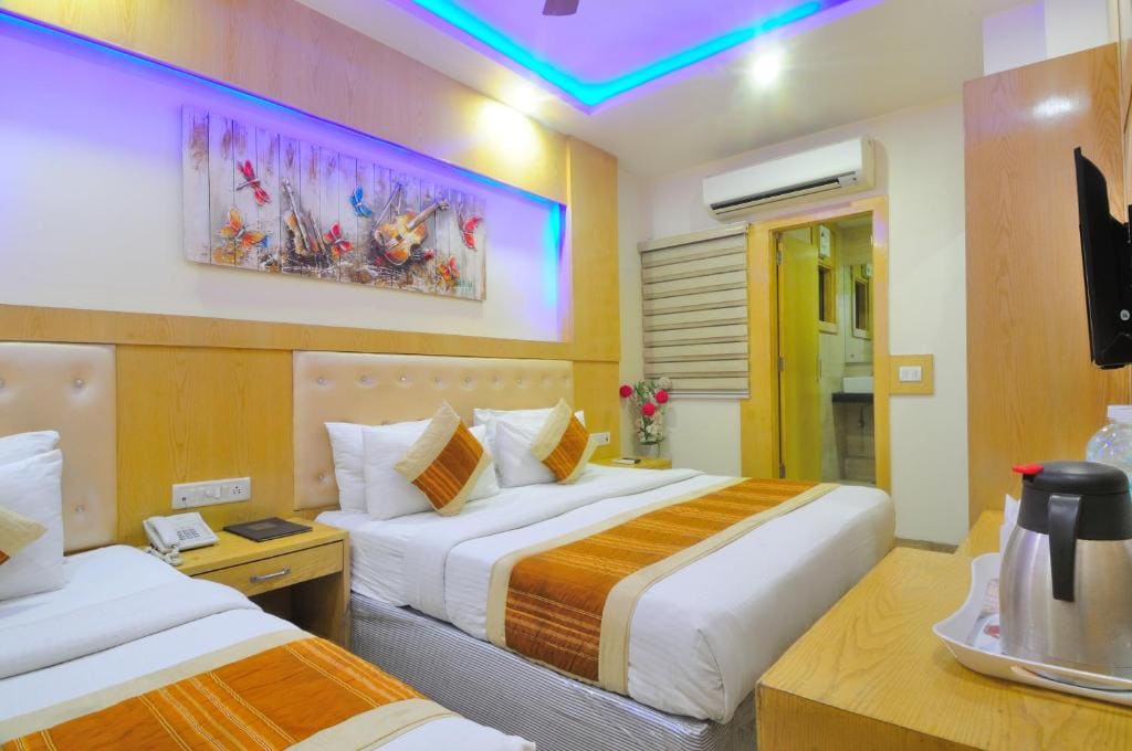 Deluxe Triple Room room - Image 1