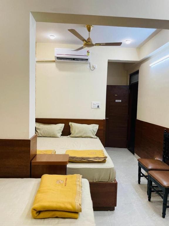 Deluxe Family Room room - Image 1