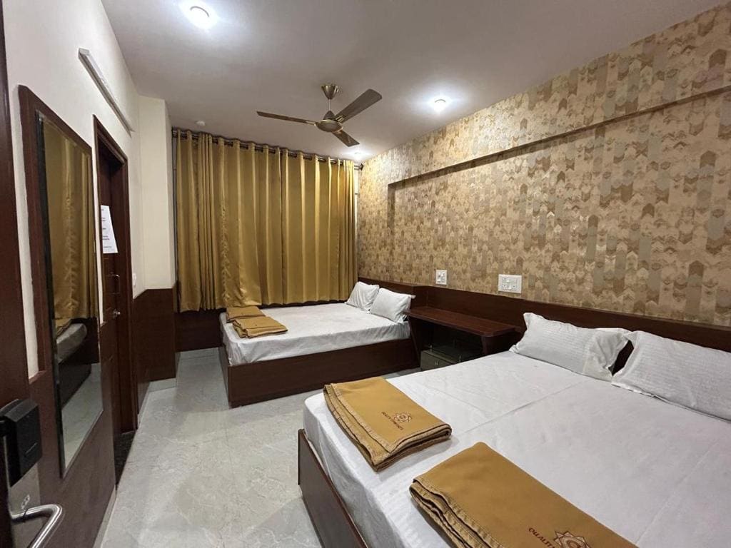 Standard Family Room room - Image 1