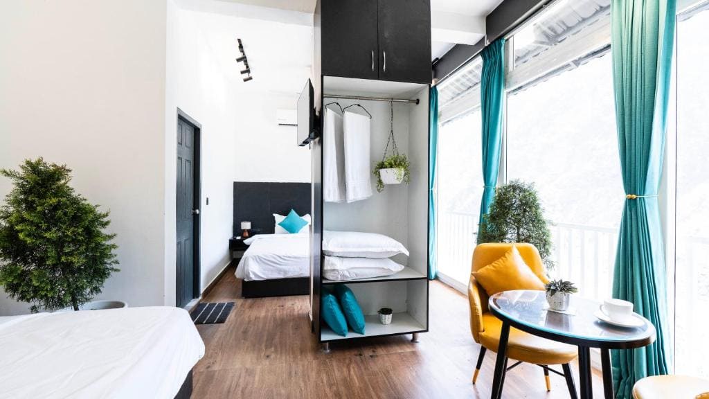 Comfort Quadruple Room room - Image 3