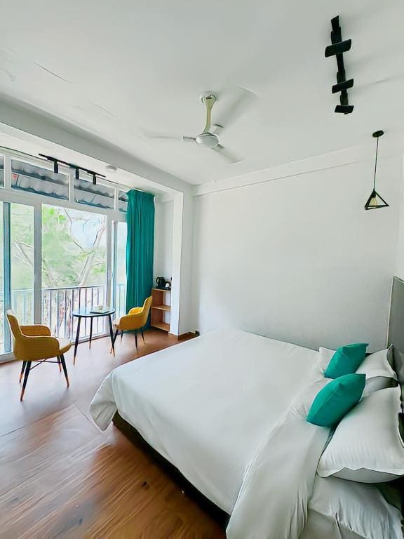 Double Room with Mountain View room - Image 3