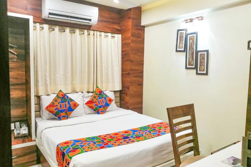 Deluxe Room room - Image 2
