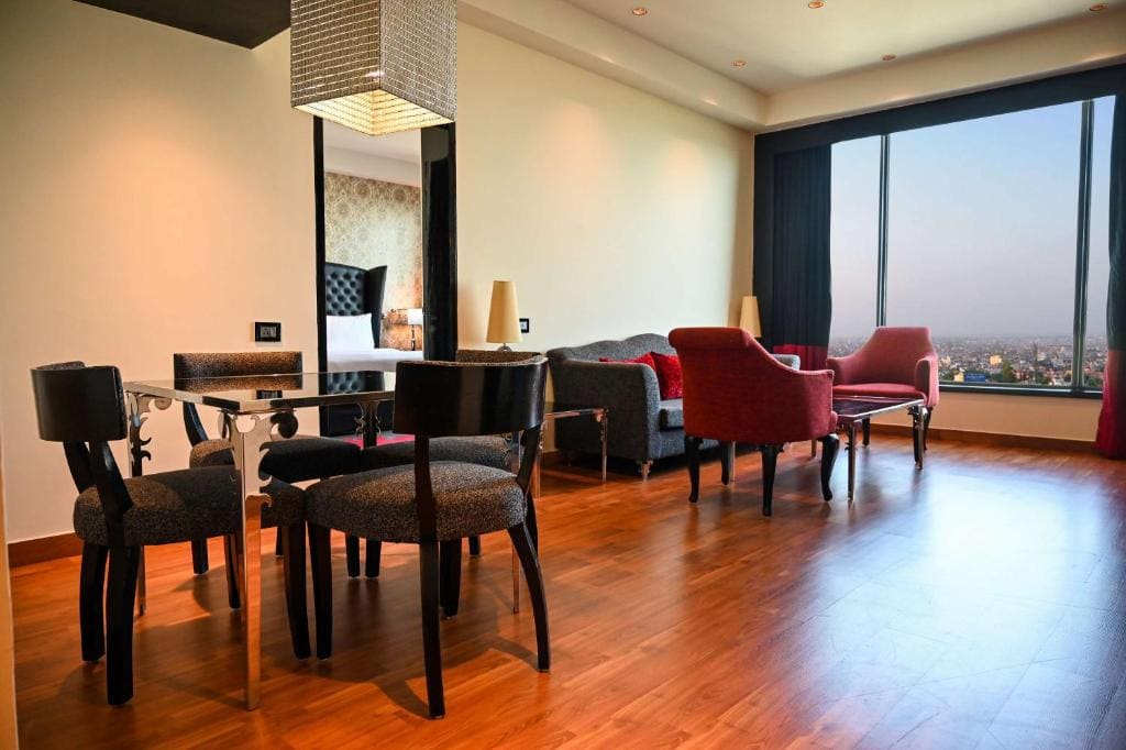 Executive suite-Buy 1 get 1 @ORO, INR 1000 credit with flexible Check-in – Check-out & comp airport drop room - Image 2