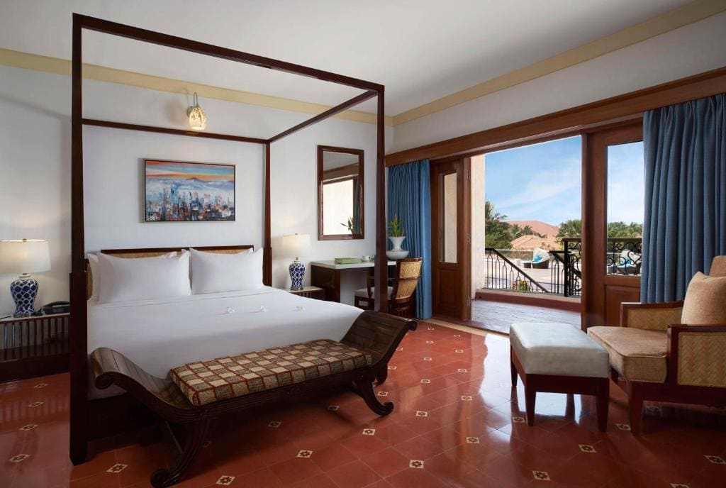 Executive suite with Balcony - 10% Discount of Food & Soft Beverages and SPA, 1 Goan Wine Bottle room - Image 2