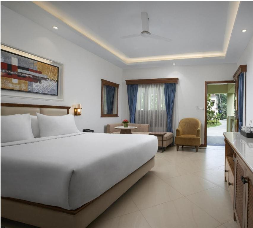 Deluxe Double Room - 10% Discount of Food & Soft Beverages and SPA room - Image 1