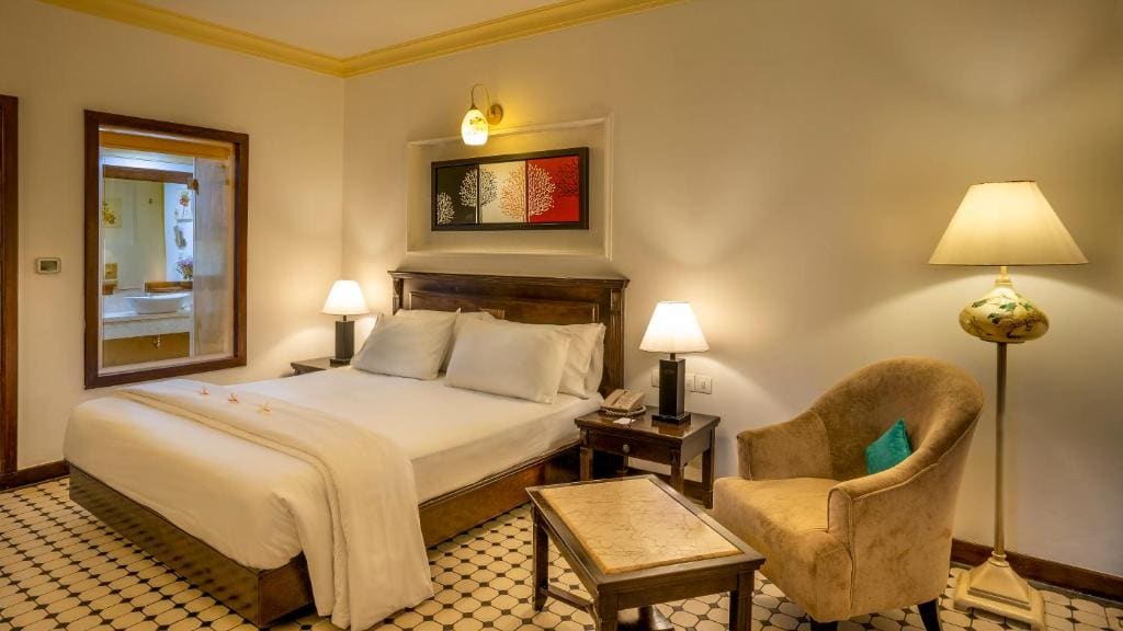 Deluxe Double Room - 10% Discount of Food & Soft Beverages and SPA room - Image 3