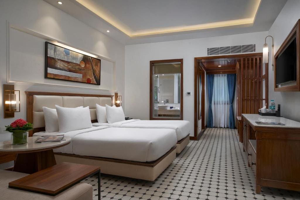 Deluxe Double Room - 10% Discount of Food & Soft Beverages and SPA room - Image 2