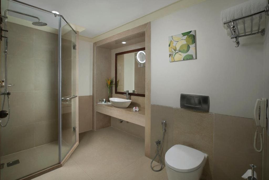 Executive suite with Balcony - 10% Discount of Food & Soft Beverages and SPA, 1 Goan Wine Bottle room - Image 3