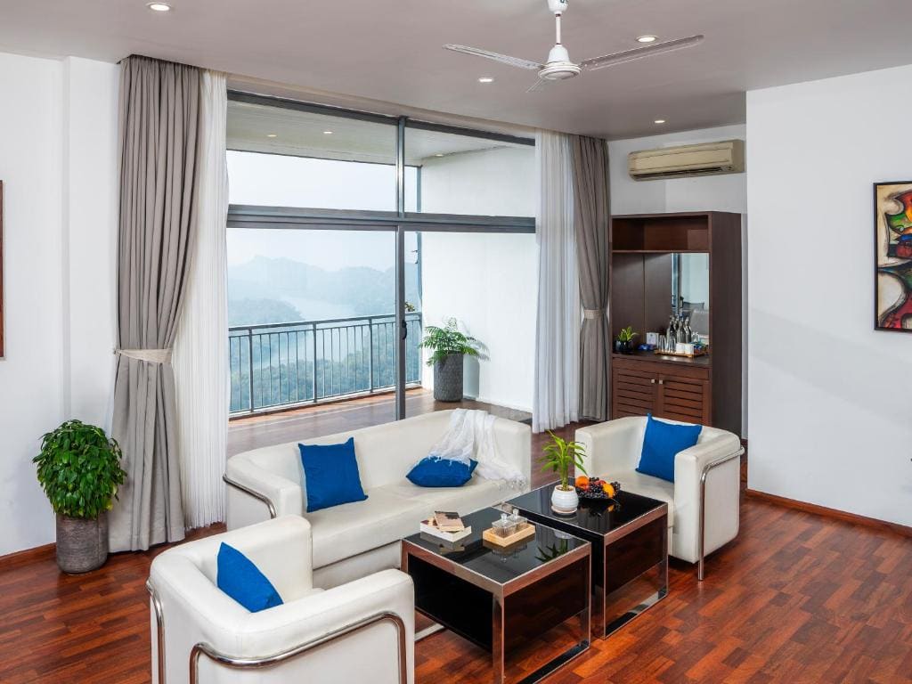 Ponmudi Suite room - Image 1