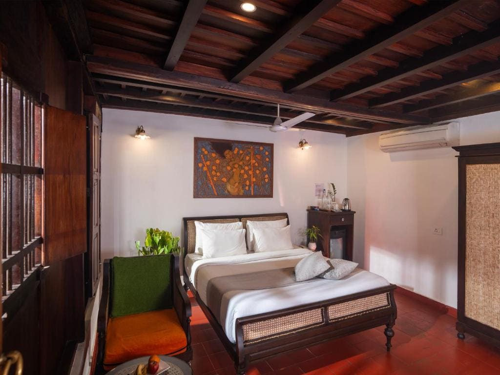 Honeymoon pool villa room - Image 3