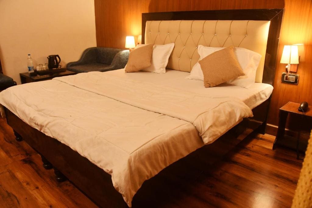 Deluxe Double Room room - Image 2