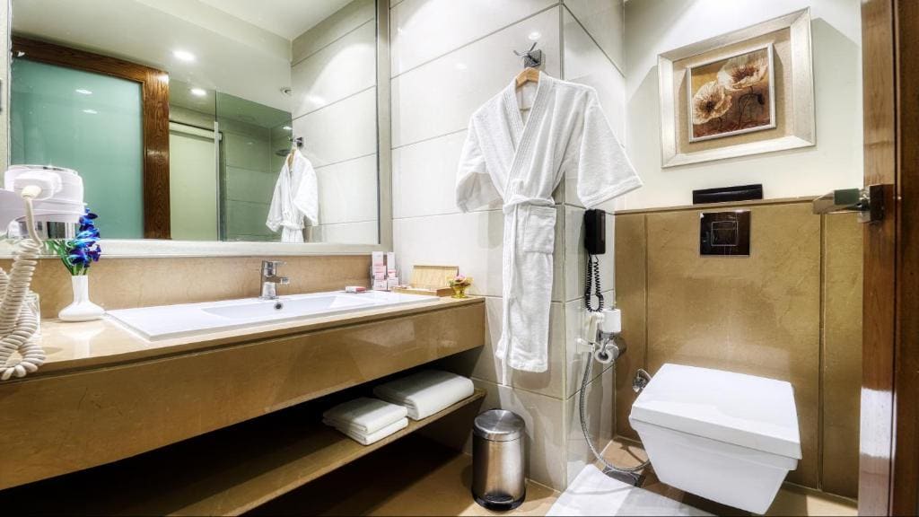 Club Twin Room - Non-Smoking with 15 % OFF ON FOOD & Soft beverages/15% off on Laundry services//1+1 happy hours at Kokkinos from 6-8 pm on IMFL drinks// INR 500 SPA discount room - Image 1