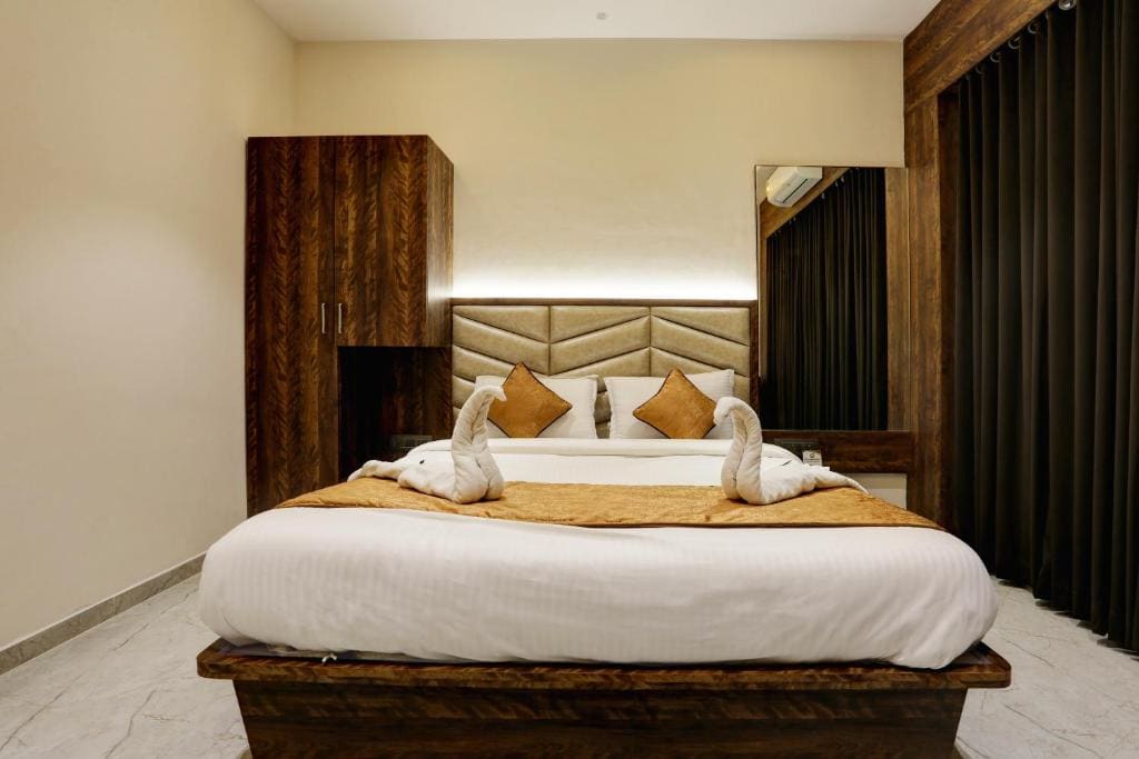 Deluxe Double Room room - Image 2