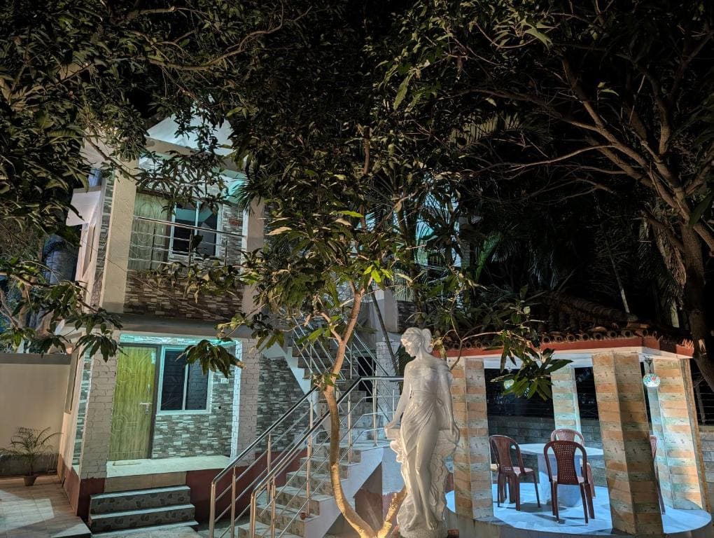 Deluxe Double Room with Balcony room - Image 1