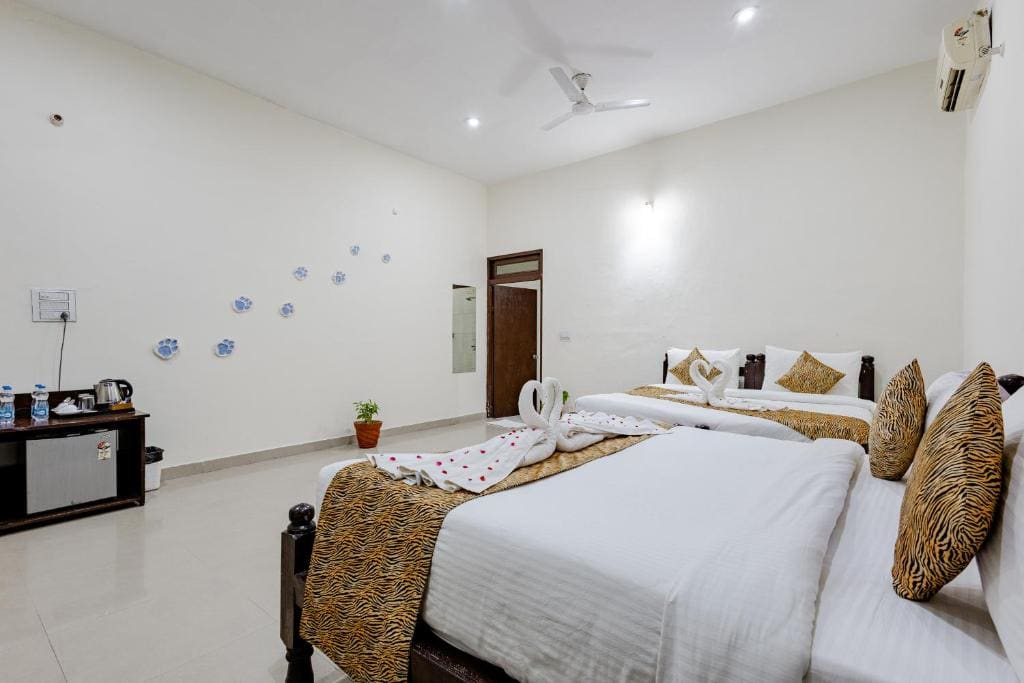 Superior Deluxe Double or Twin Room room - Image 3
