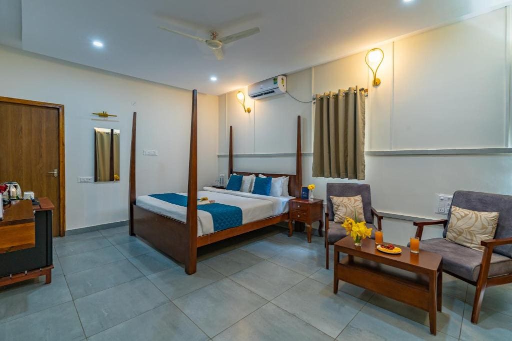 King Suite with Pool View room - Image 2