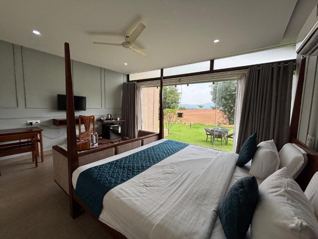 Superior Suite room - Image 3