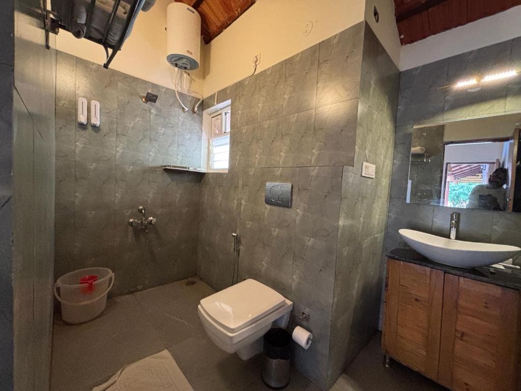 Junior Suite with Pool View room - Image 2