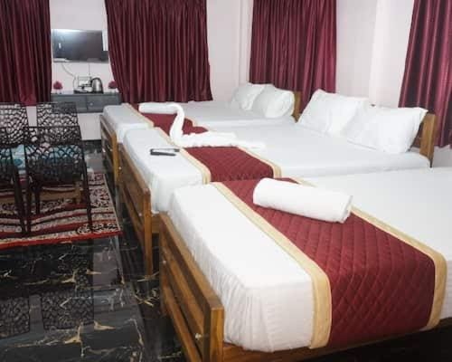 Deluxe Triple Room room - Image 1