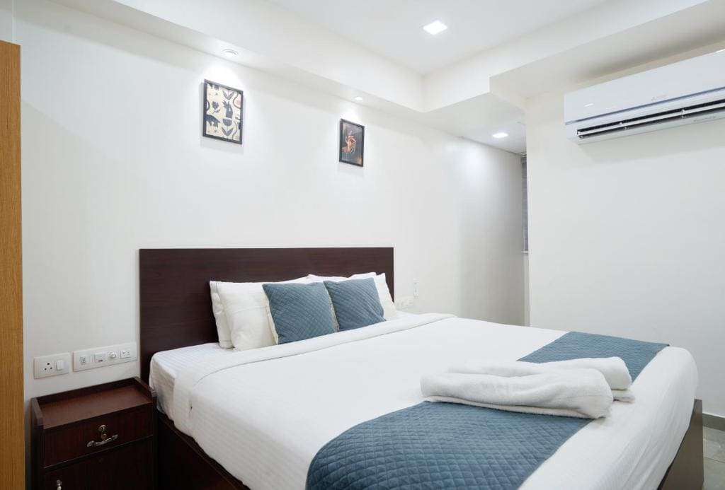 Deluxe Room room - Image 3
