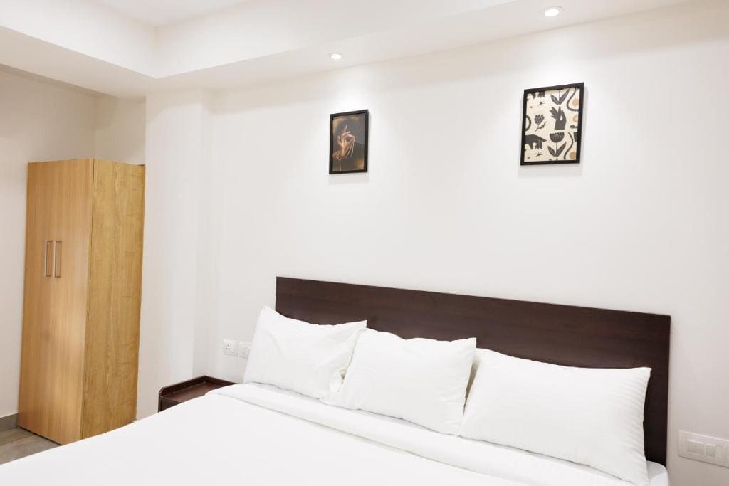 Standard Double Room with Fan room - Image 3