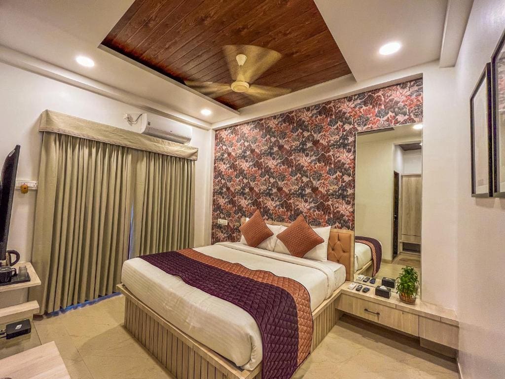 Deluxe Room room - Image 3