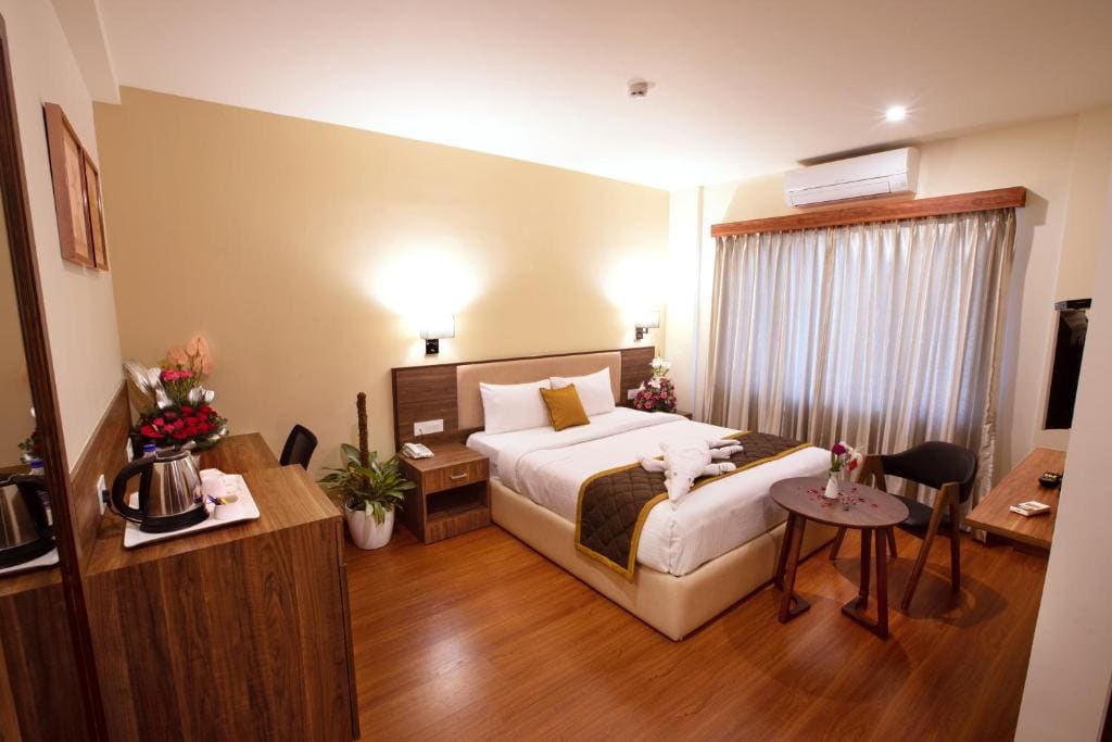 Deluxe Queen Room room - Image 2