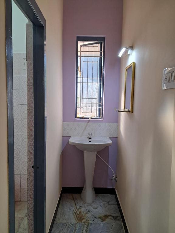 Double Room with Private Bathroom room - Image 1