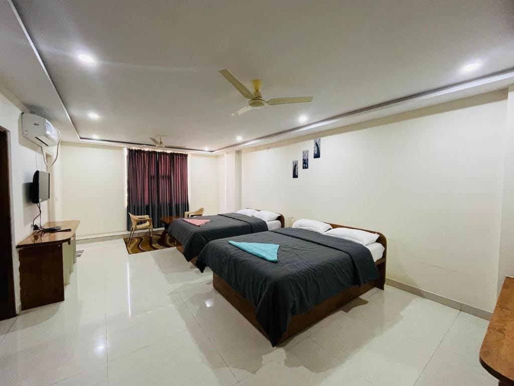 Deluxe Suite room - Image 2