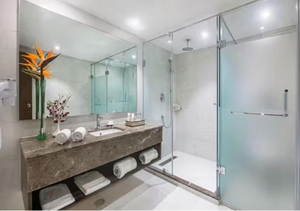 Luxury Cottage room - Image 3