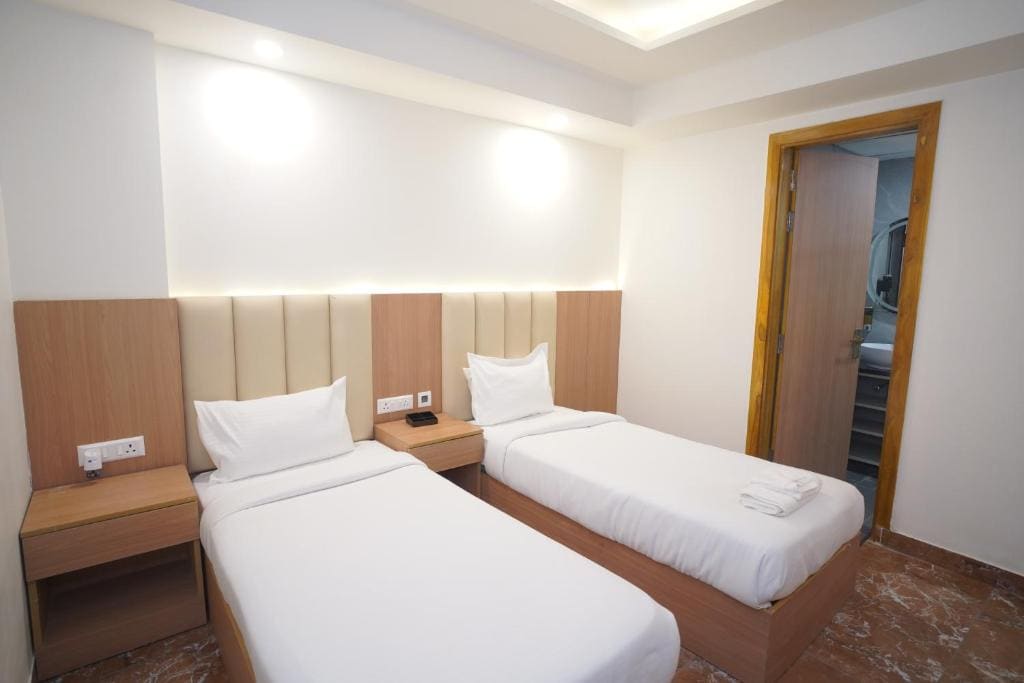 Deluxe Twin Room room - Image 1
