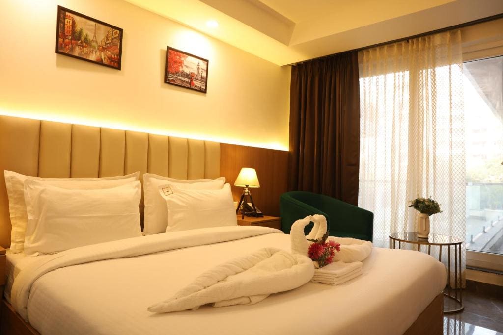 King Room with Balcony room - Image 3