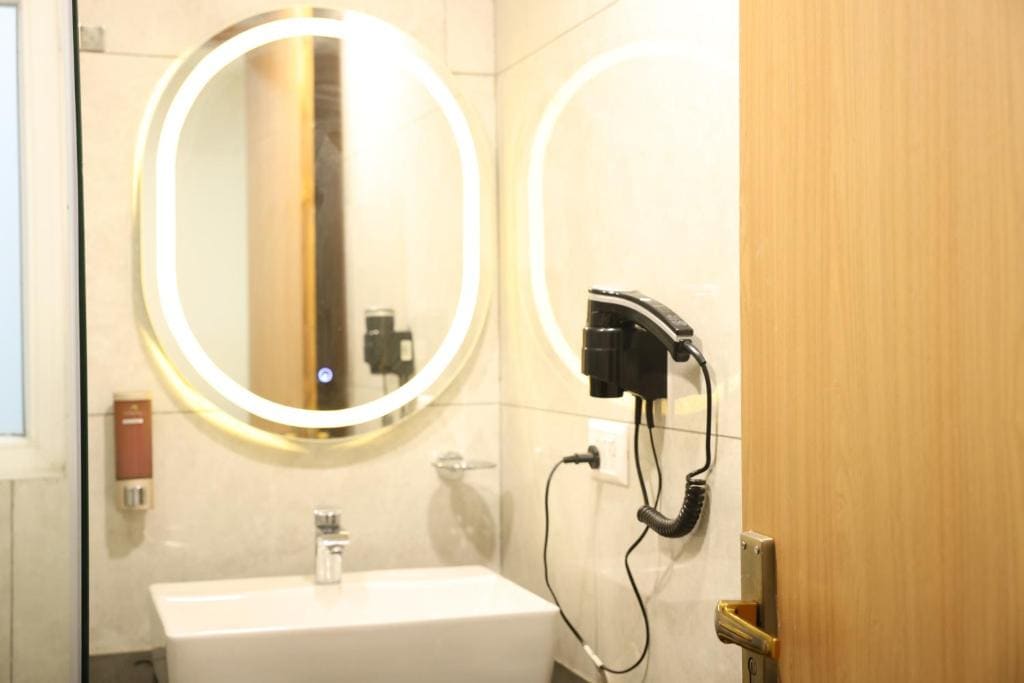 Deluxe Twin Room room - Image 3