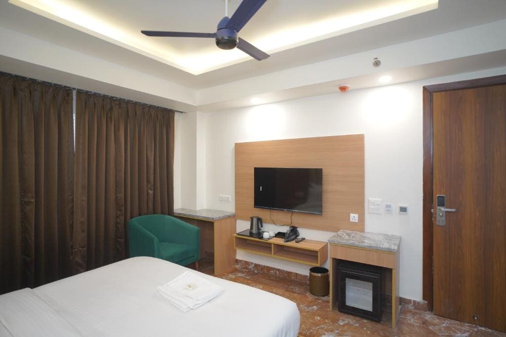 King Room with Balcony room - Image 2