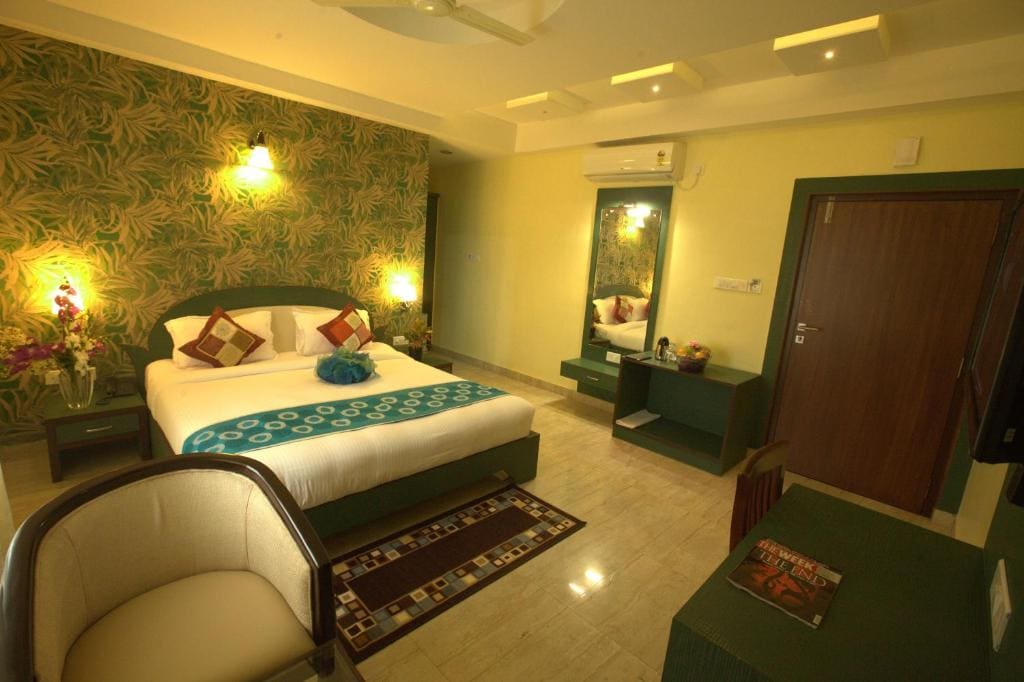 Small Double Room room - Image 2